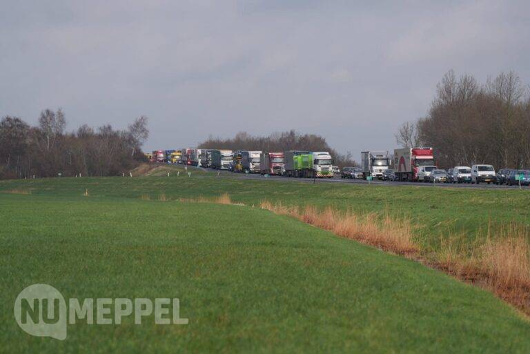 Ongeval met vijf voertuigen op A28 bij Rouveen