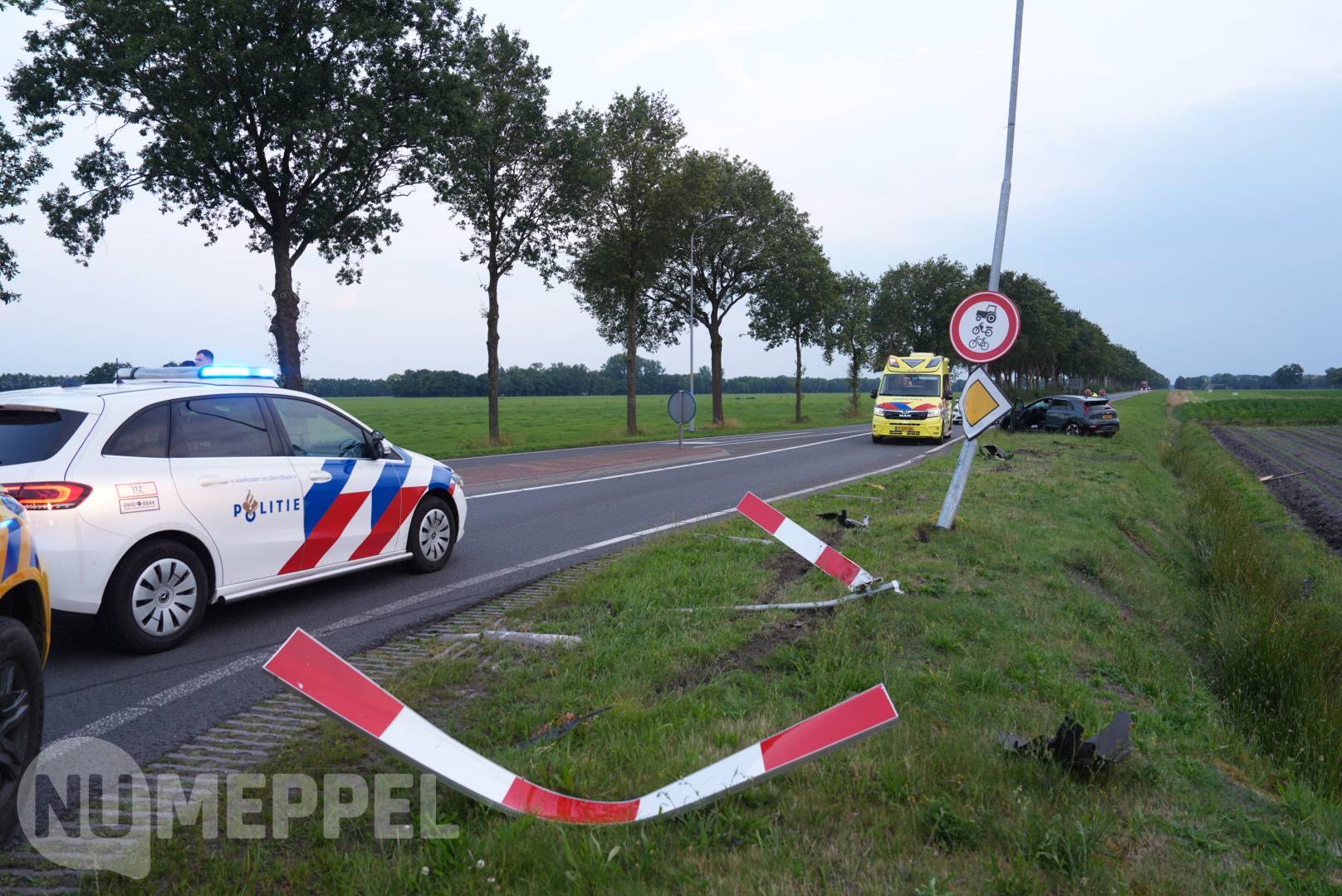 Automobilist veroorzaakt ravage op N375 bij Koekangerveld