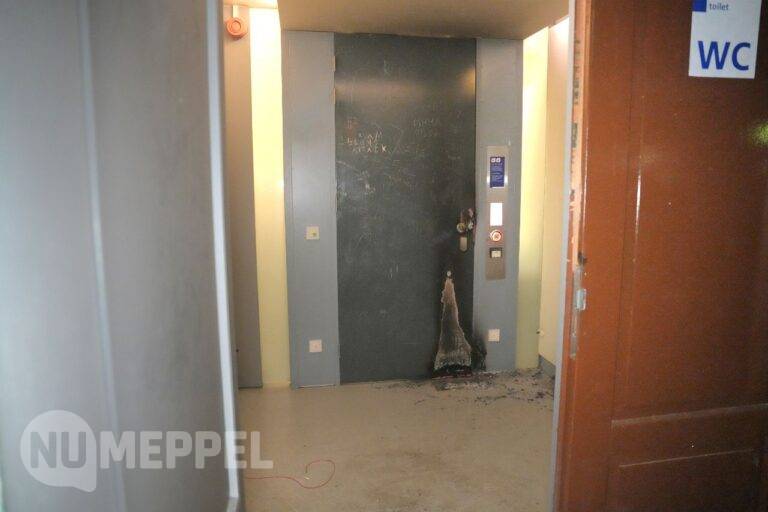 Brand in toiletruimte NS-gebouw Meppel