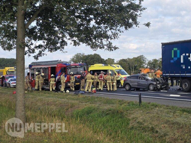 A28 tussen De Wijk en Hoogeveen dicht na ongeluk