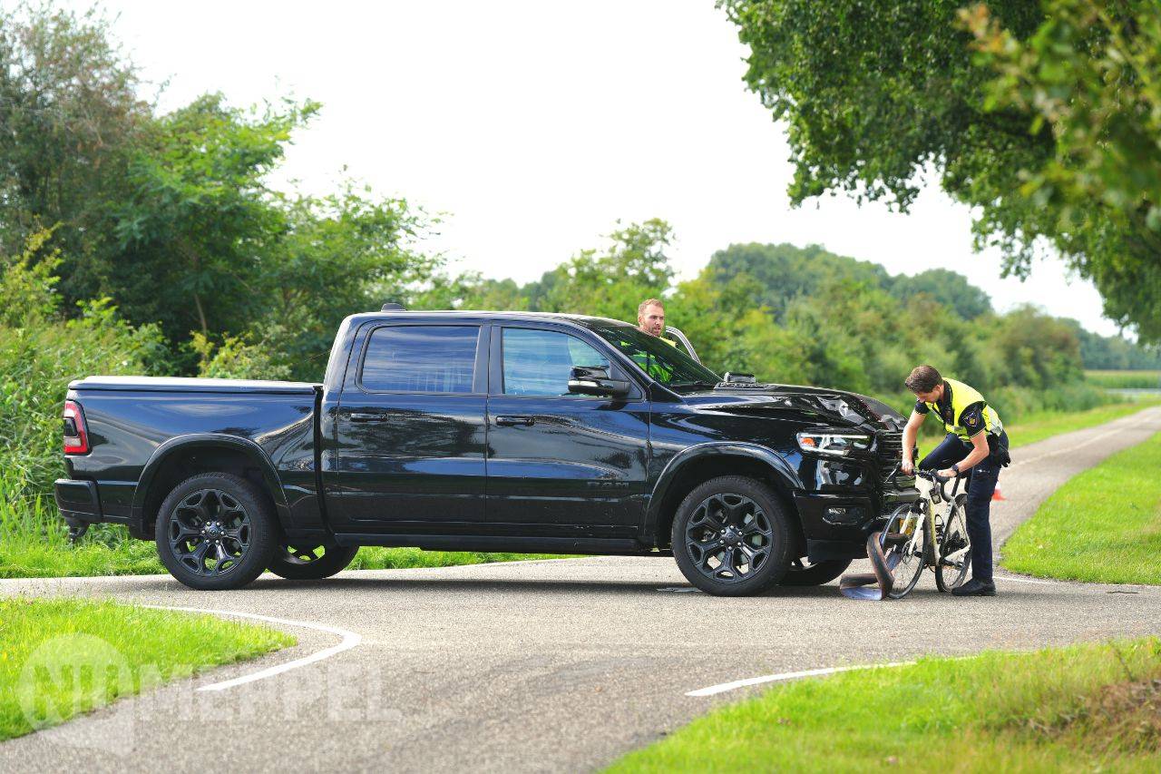 Fietsster (24) uit Dedemsvaart overleden bij ernstig ongeval in Rouveen