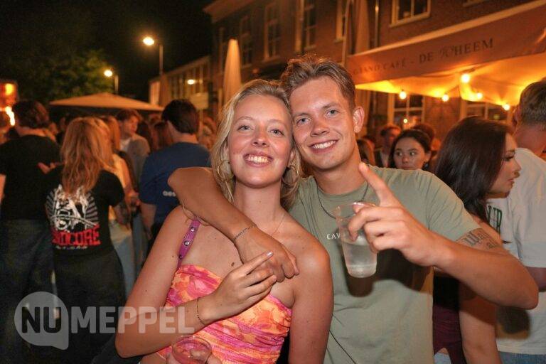 Donderdag 7 augustus 2025: Publiek gaat uit zijn dak tijdens de band Jackfire op de Wheem