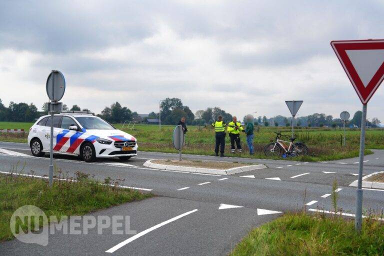 Fietsster ernstig gewond na ongeval op Ruxveenseweg in Steenwijk