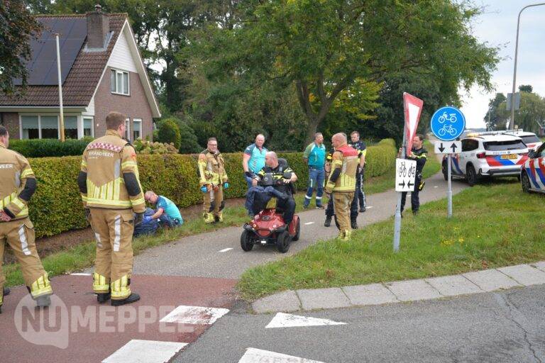 Scootmobiel belandt in droge sloot in Steenwijk