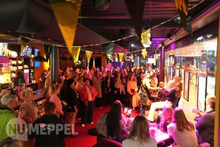 Gezellige Ladies Night bij Luxor Meppel trekt volle zalen
