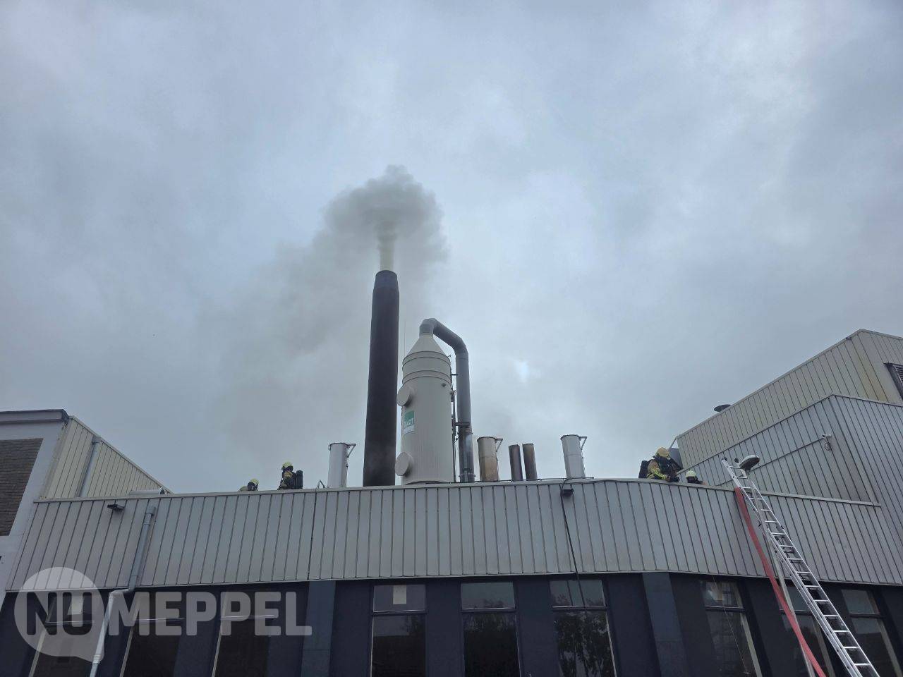 Grote brand bij Koninklijke Buisman in Zwartsluis