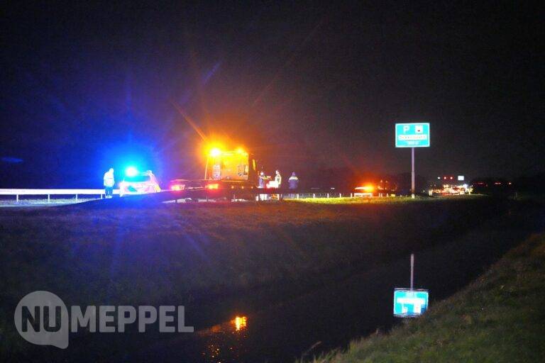 Voorwerpen op snelweg gegooid bij Rouveen: meerdere auto’s beschadigd