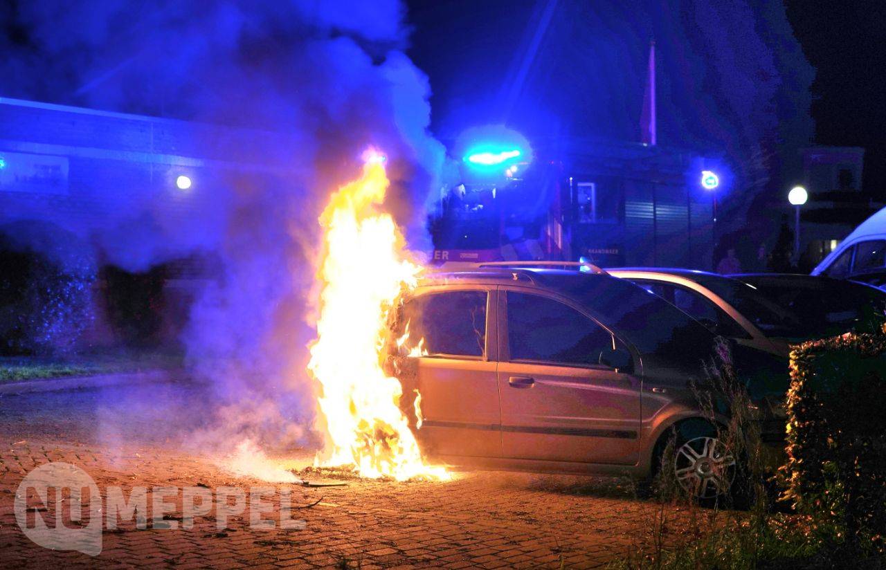 Auto uitgebrand aan Otto Zomerweg in Hollandscheveld