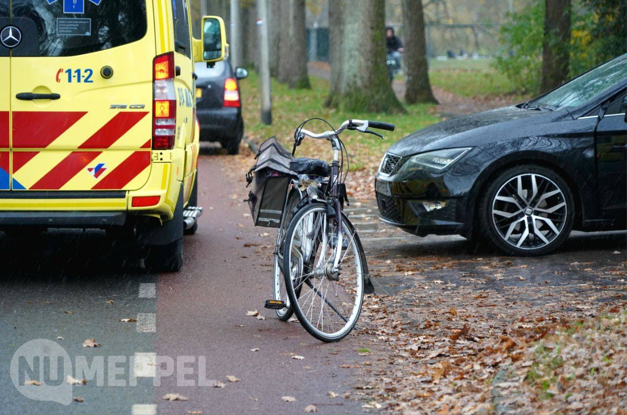 Fietsster gewond door verkeersongeval in Hoogeveen