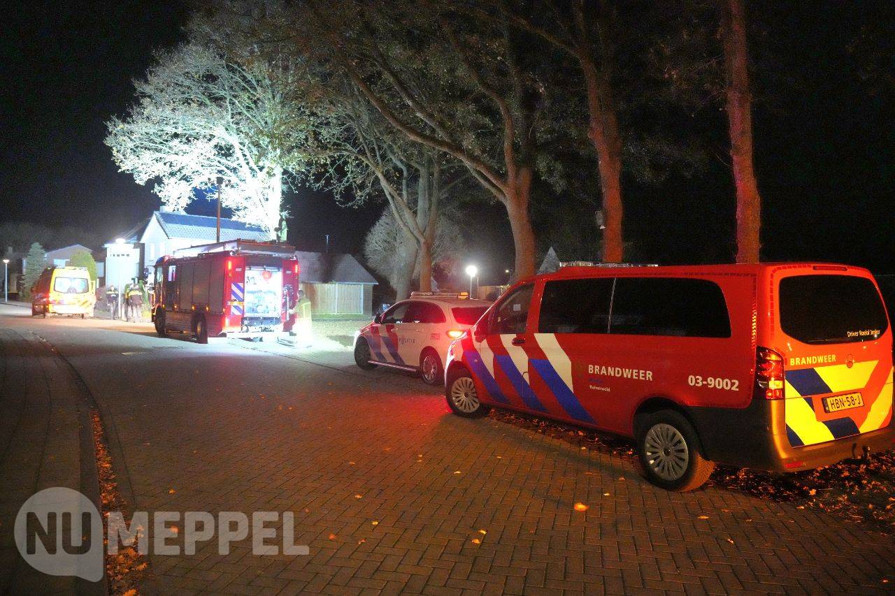 Persoon bekneld geraakt in hek na val in Ruinerwold