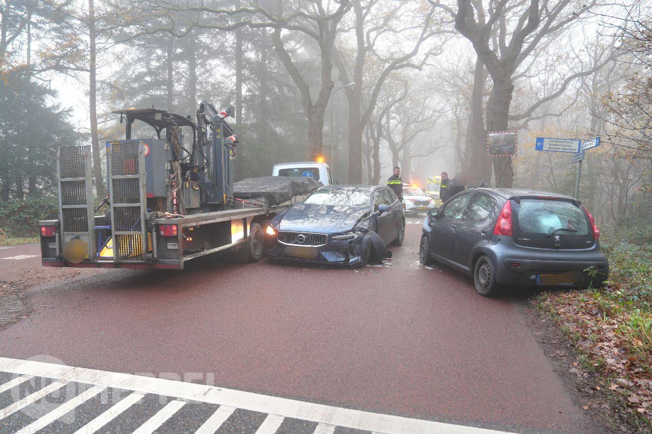Twee auto’s betrokken bij ongeval op Ruinenweg tussen Echten en Ruinen