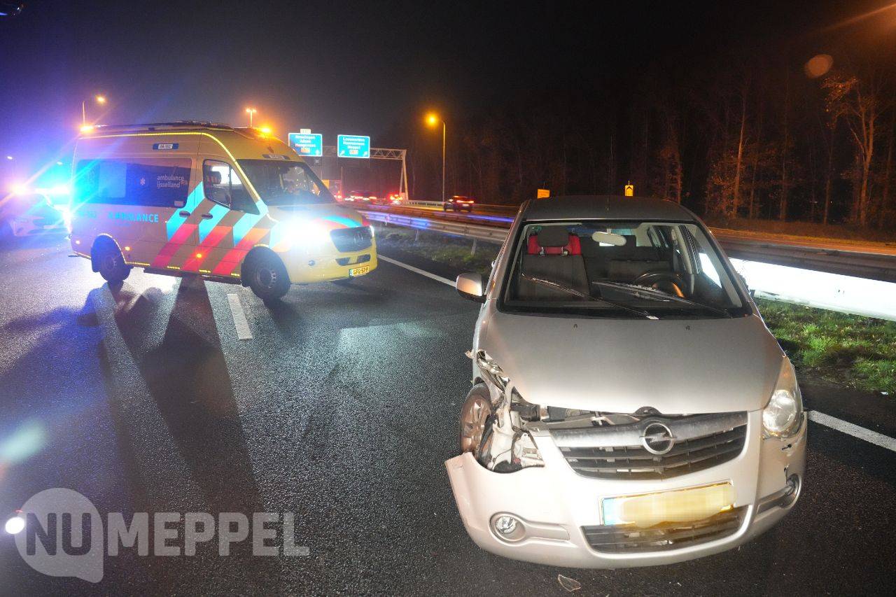Ongeval met vrachtwagen en twee auto’s op A28 bij Lankhorst