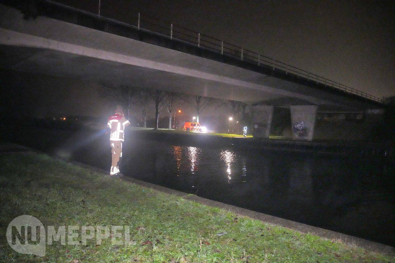 Grote zoekactie na melding persoon te water tussen Meppel en Staphorst