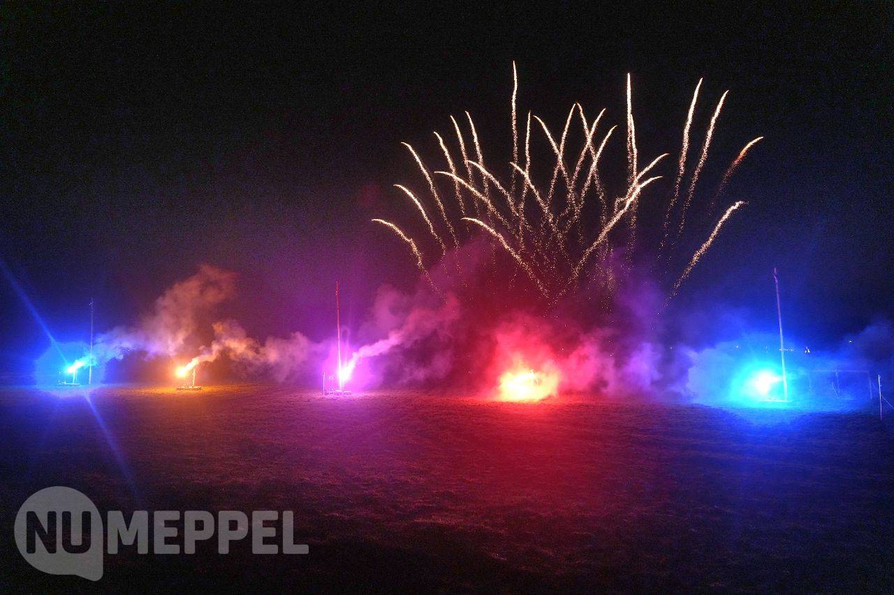 Grote vuurwerkshow bij Kuiper trekt duizenden bezoekers in Koekange