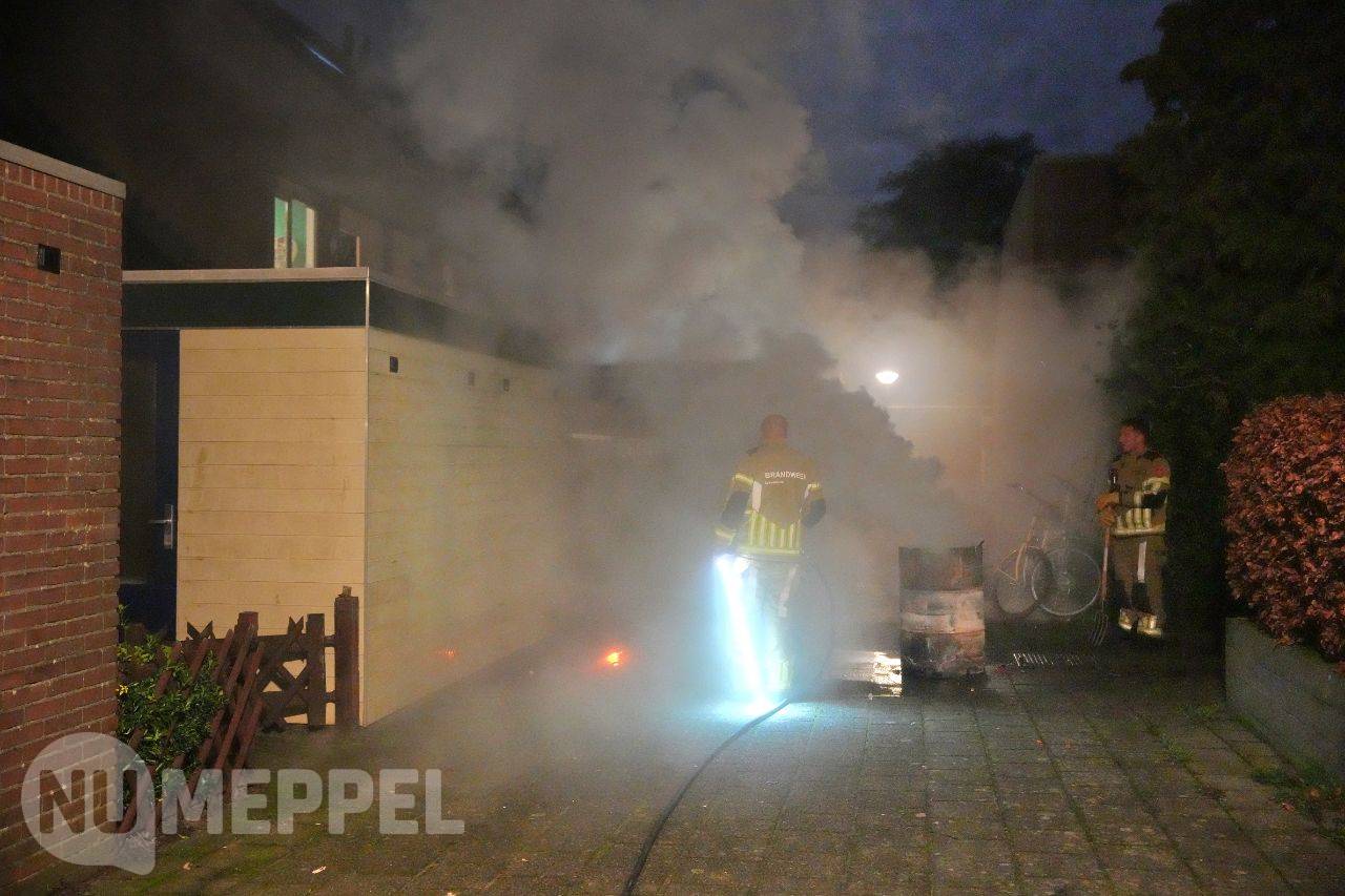 Brandweer rukt uit voor brand bij bijgebouw in Steenwijk