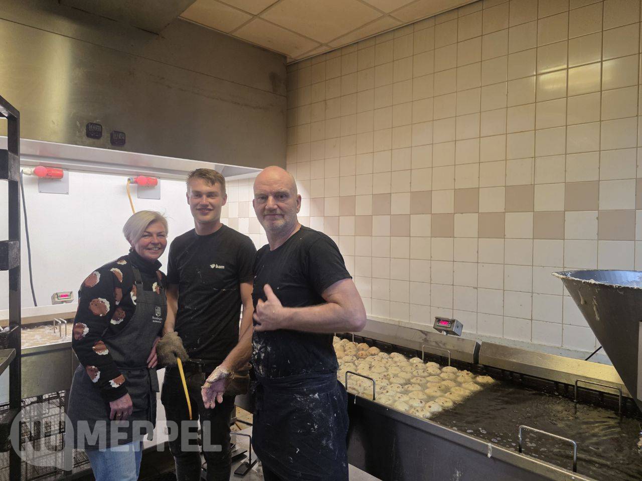 Drukte bij bakkerij Steenbergen: al meer dan 25.000 oliebollen gebakken