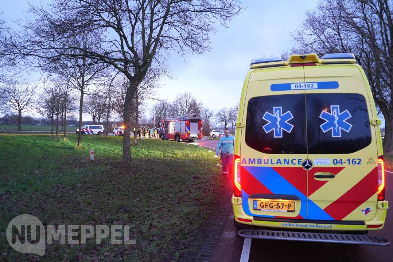 Eenzijdig ongeval in Staphorst, auto slaat over de kop