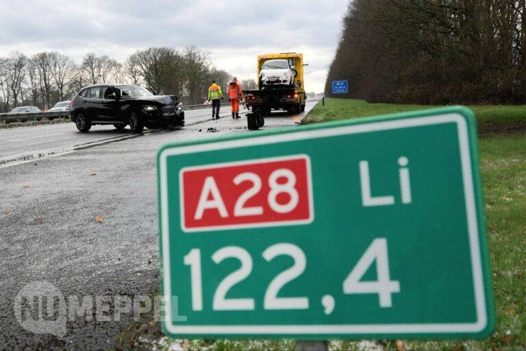 Kettingbotsing op A28 bij de Wijk door plotselinge hagelbui: één gewonde naar ziekenhuis