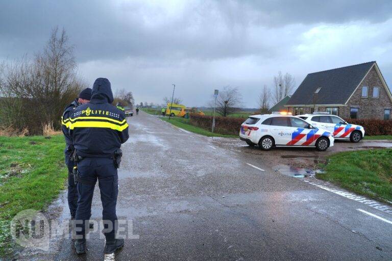 Botsing tussen twee auto’s door hagelbui op Ruinerwoldseweg in Uffelte