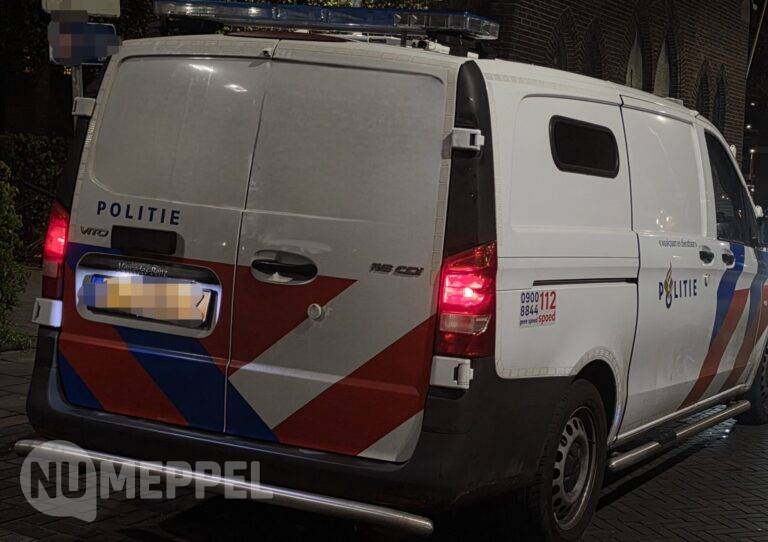 Beroving in Dedemsvaart: politie zoekt twee verdachten