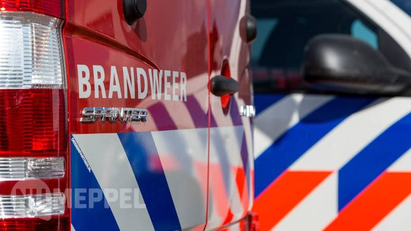 Grote brand bij woning en schuur in Genemuiden