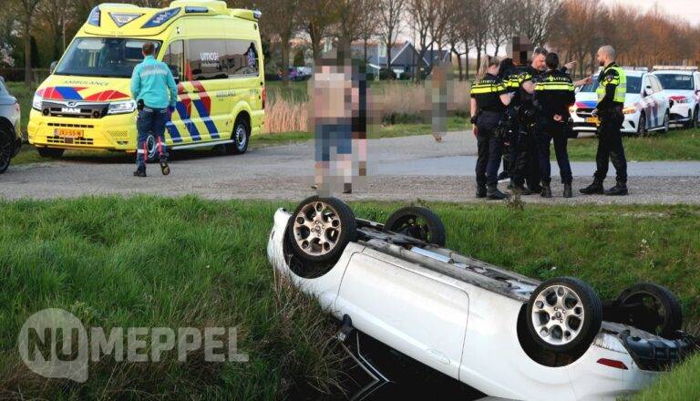 24-jarige man aangehouden na auto te water op de Nijstad in Hoogeveen