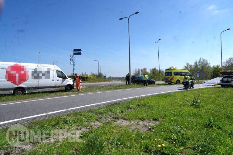 Kop-staartbotsing op N375 bij Meppel: oprit A32 tijdelijk afgesloten