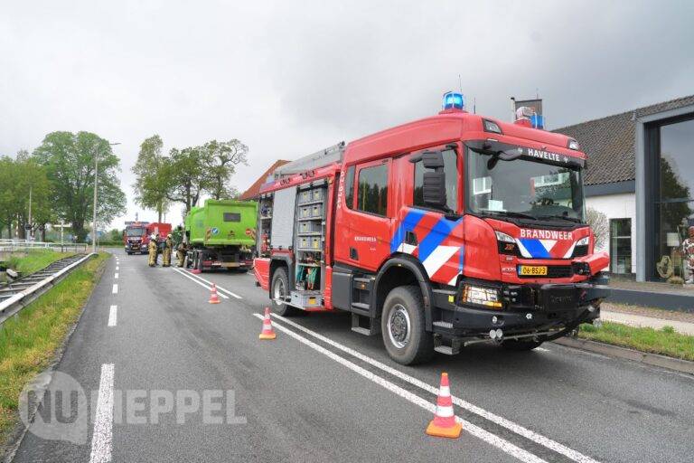 Vuilnisauto in brand op N371 bij Havelte, weg afgesloten