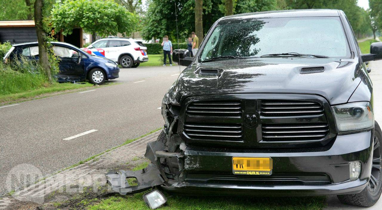 Meerdere gewonden na aanrijding op Gedempte Hoofddiep in Kerkenveld