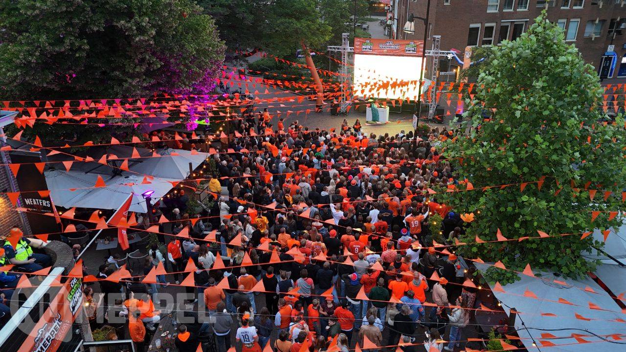 Veel Meppelers kijken samen naar WK-duel Nederland tegen Japan