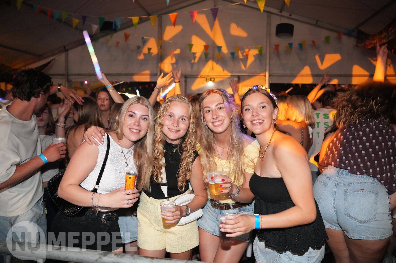 Qmusic Het Foute Uur zorgt voor groot feest tijdens feestweekend in Veeningen