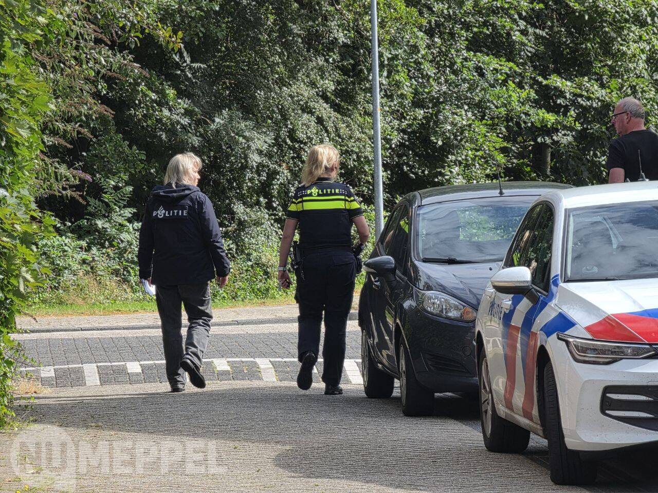 Recherche doet sporenonderzoek na woningbrand aan Kolibrievlinder in Meppel